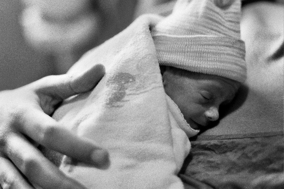  Noelle with baby Cece just days after she was born.