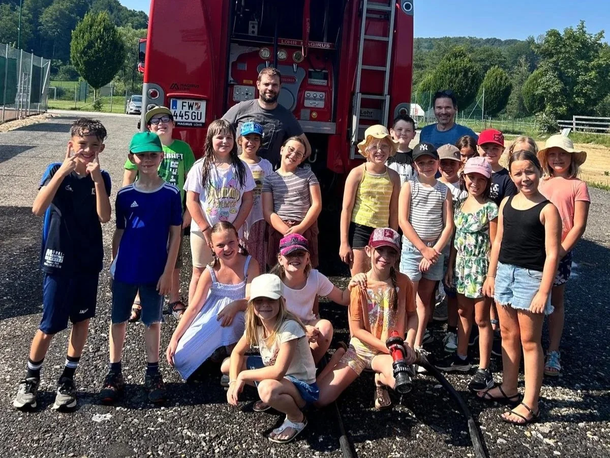 Besuch im Feuerwehrhaus (3a + 3b)