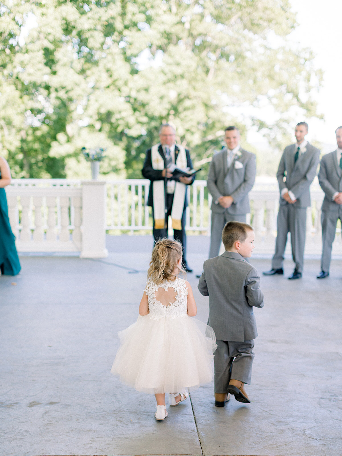 Dorothy_Louise_Photography_Hannah_Luke_Andres_Pevely_Missouri_Wedding_Ceremony-41.jpg