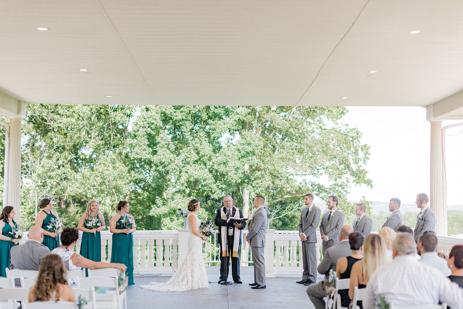 Dorothy_Louise_Photography_Hannah_Luke_Andres_Pevely_Missouri_Wedding_Ceremony-91.jpg