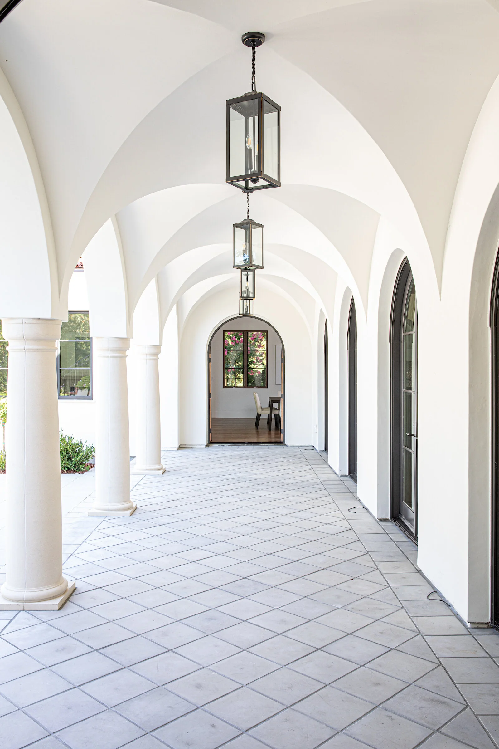 Groin vault arcade.JPG