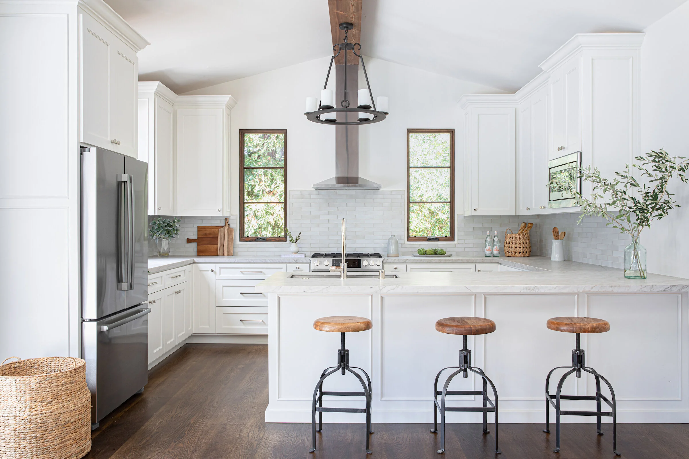 Pool house kitchen.JPG
