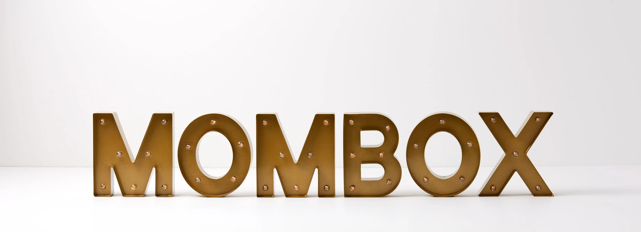 MomBox_Marquee_Lights_16 copy 2.jpg