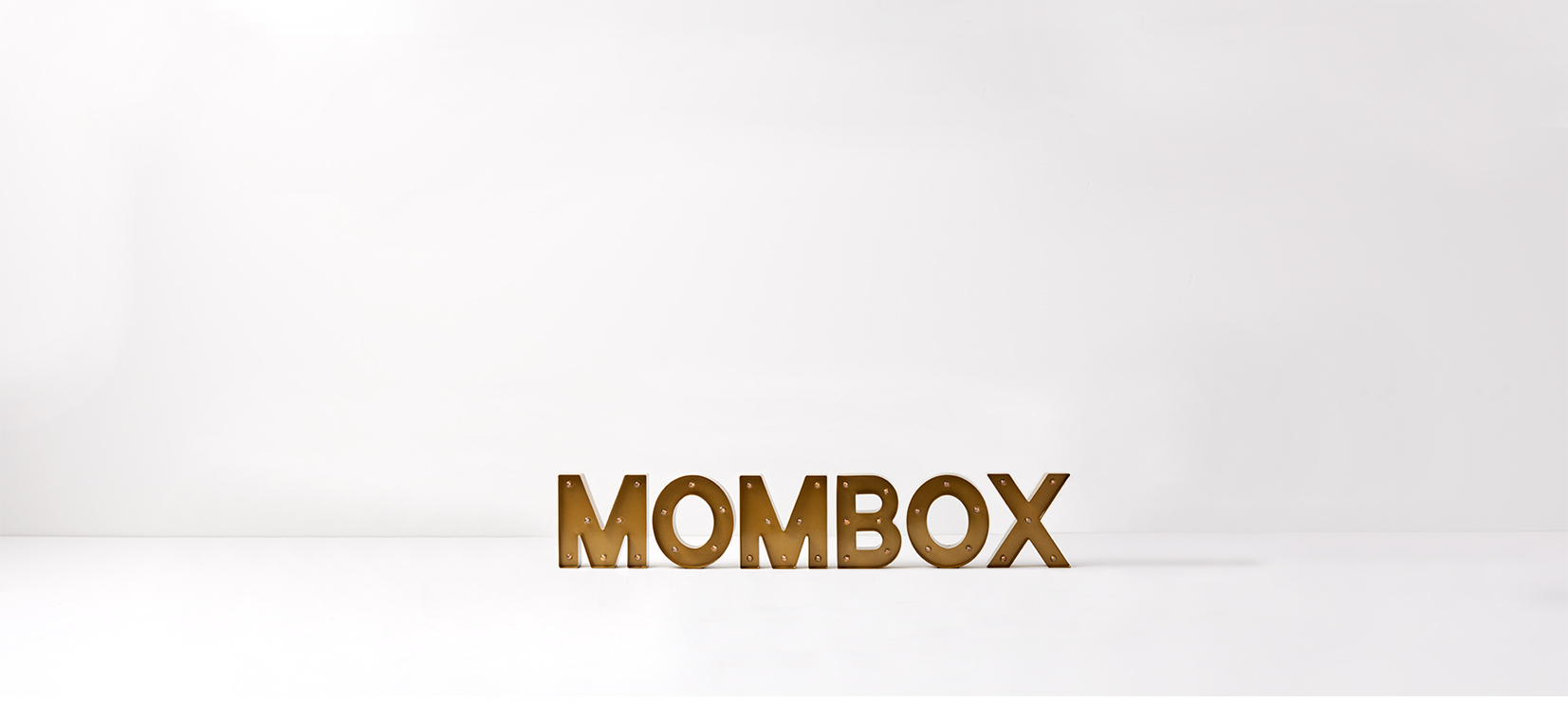 v2 little mombox lights.jpg