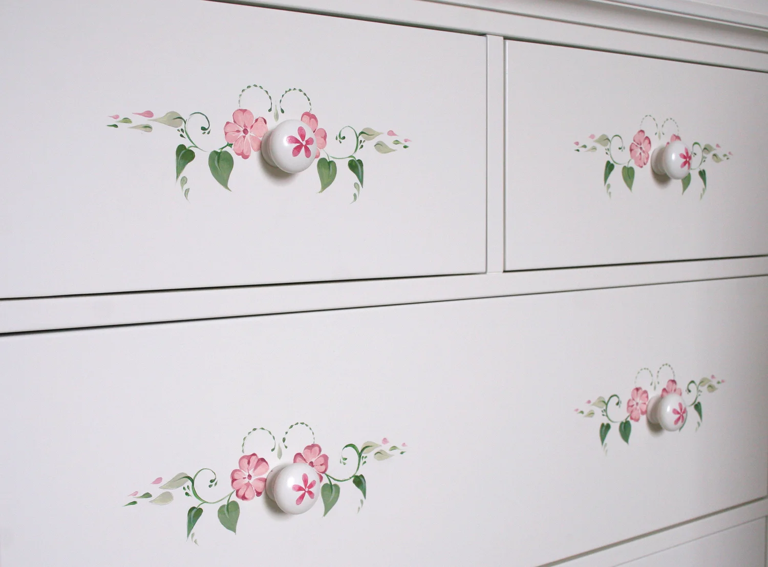 painted_furniture_3.jpg