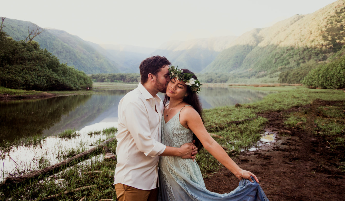 Bruce &amp; Brooke | Hawaii Engagement Shoot | Polulu Valley, Big Island