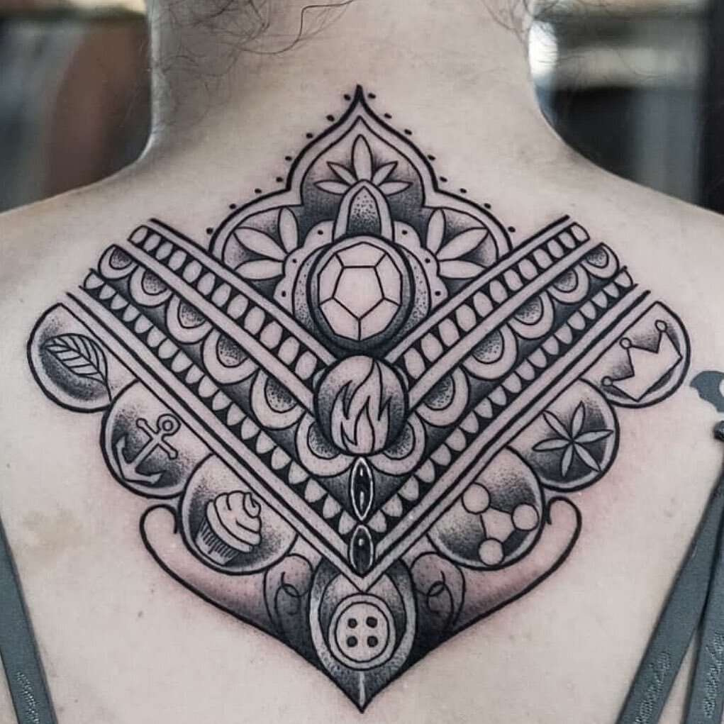 Adornment piercing and private tattoo sale