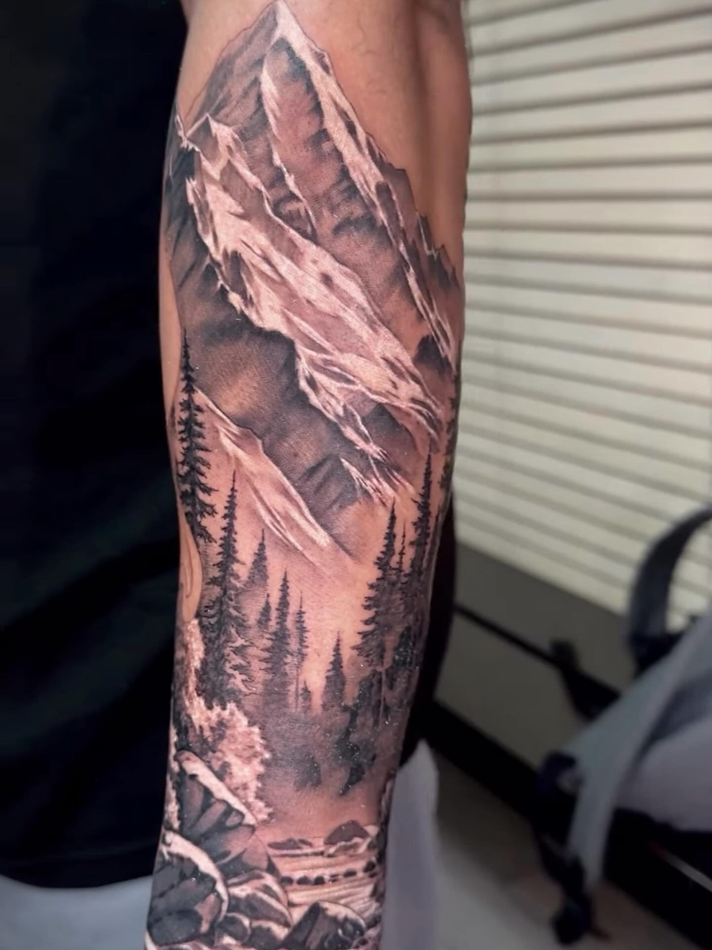 Amazing start to a terrain/nature sleeve tattoo by @neri_ramirez here at @adornmentbodyart in Palm Springs Ca. You can book an appointment with @neri_ramirez through neriramirez.com