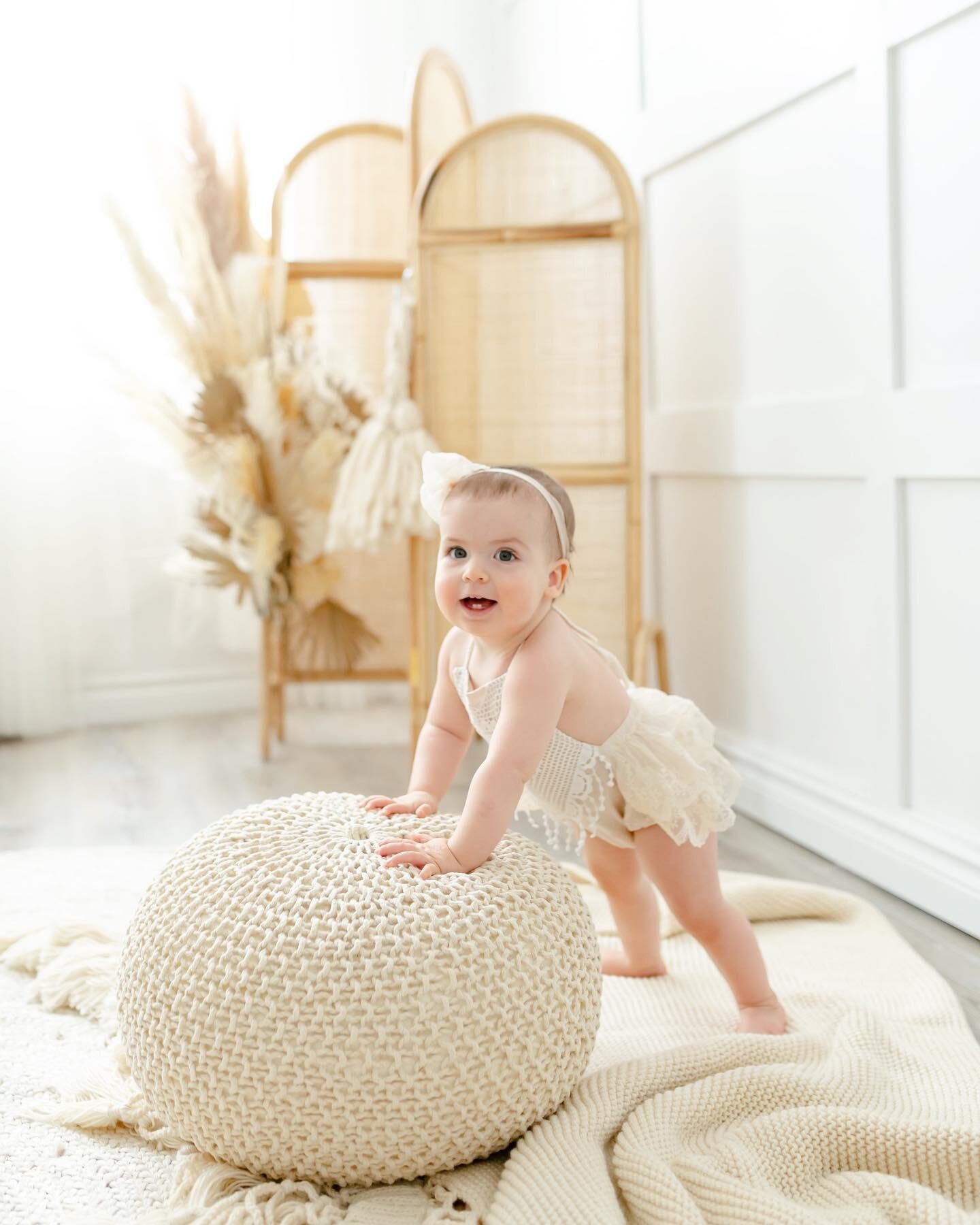 Three more days for your chance to enter and win a mini session on our new boho set ✨

Little darling boho romper from: .... will update this post once I find out 😅

#bohostyle #newmarket #aurora #auroranewborn #toronto #torontofamily #torontofamily