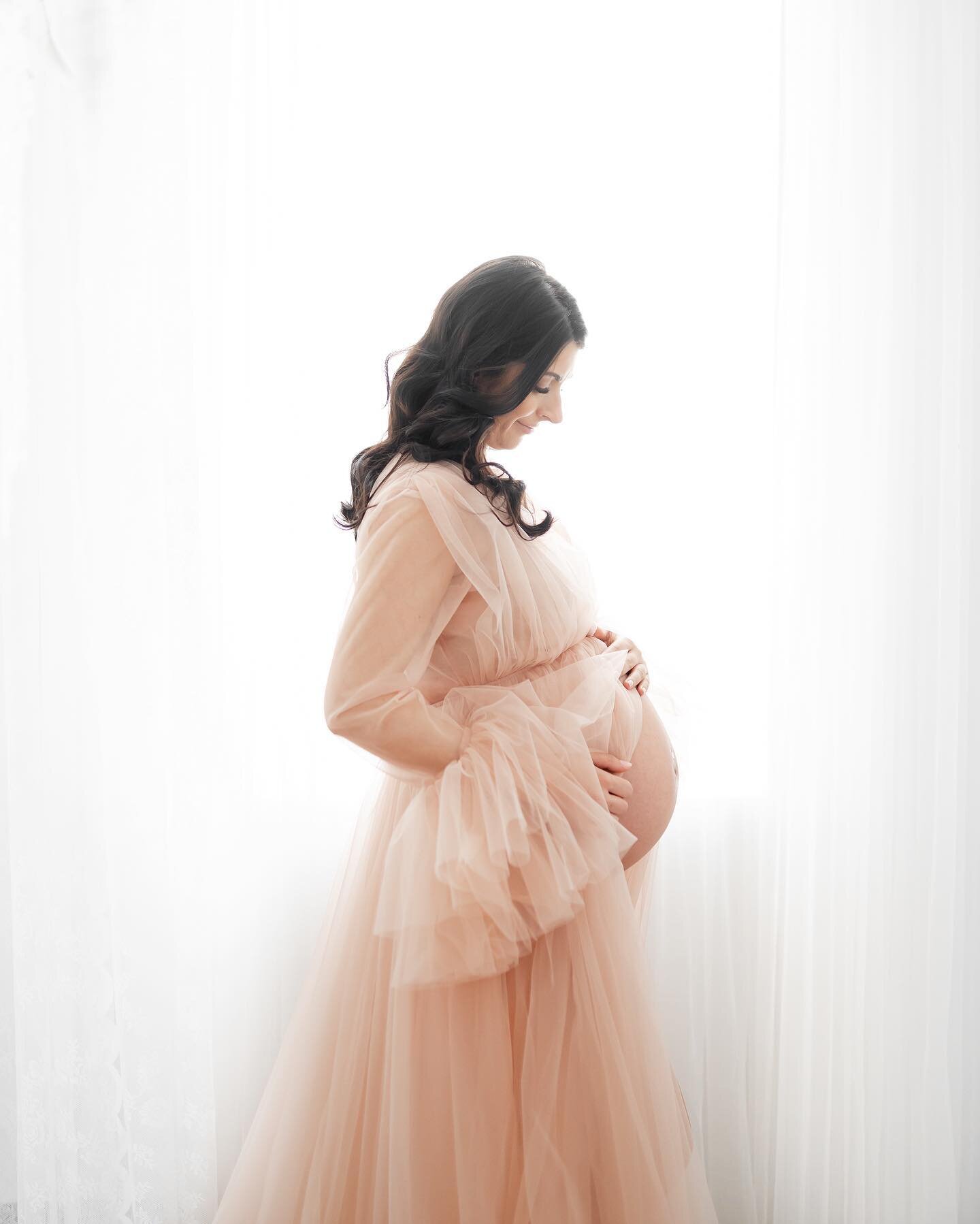 From today&rsquo;s maternity session with sweet Olivia ✨

Dress: @etsy 

#Maternityfashion #aurora #auroranewborn #toronto #torontofamily #torontofamilyphptographer #torontonewbornphptographer #torontomaternity #torontomaternityphotographer  #newmark