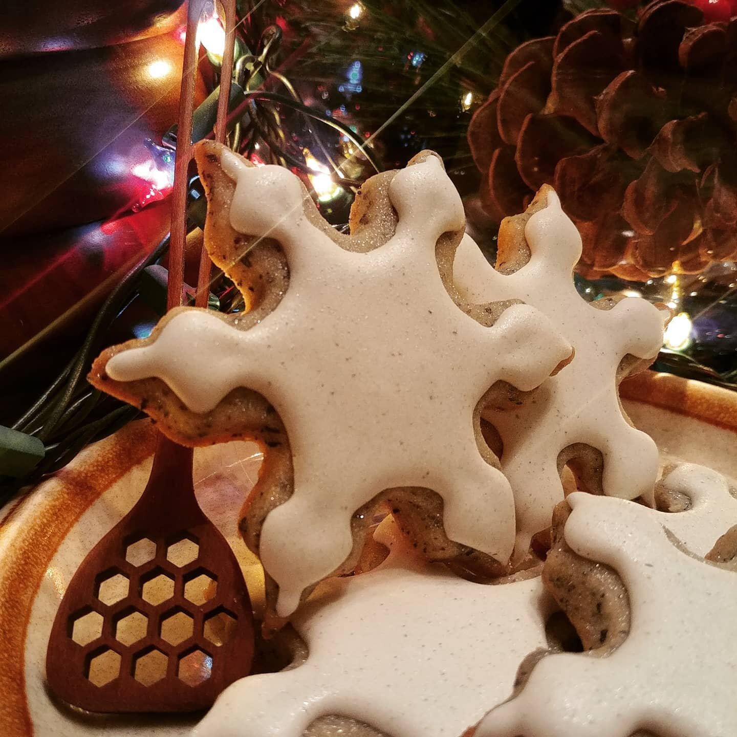 Bake off contender number 3: An&nbsp;Appalachian Mist cookie with royal icing. This is a take on London Fog shortbread.&nbsp; I modified this though so instead of just the recipes called for Earl Grey tea and vanilla, I added in some good ol&rsquo; N