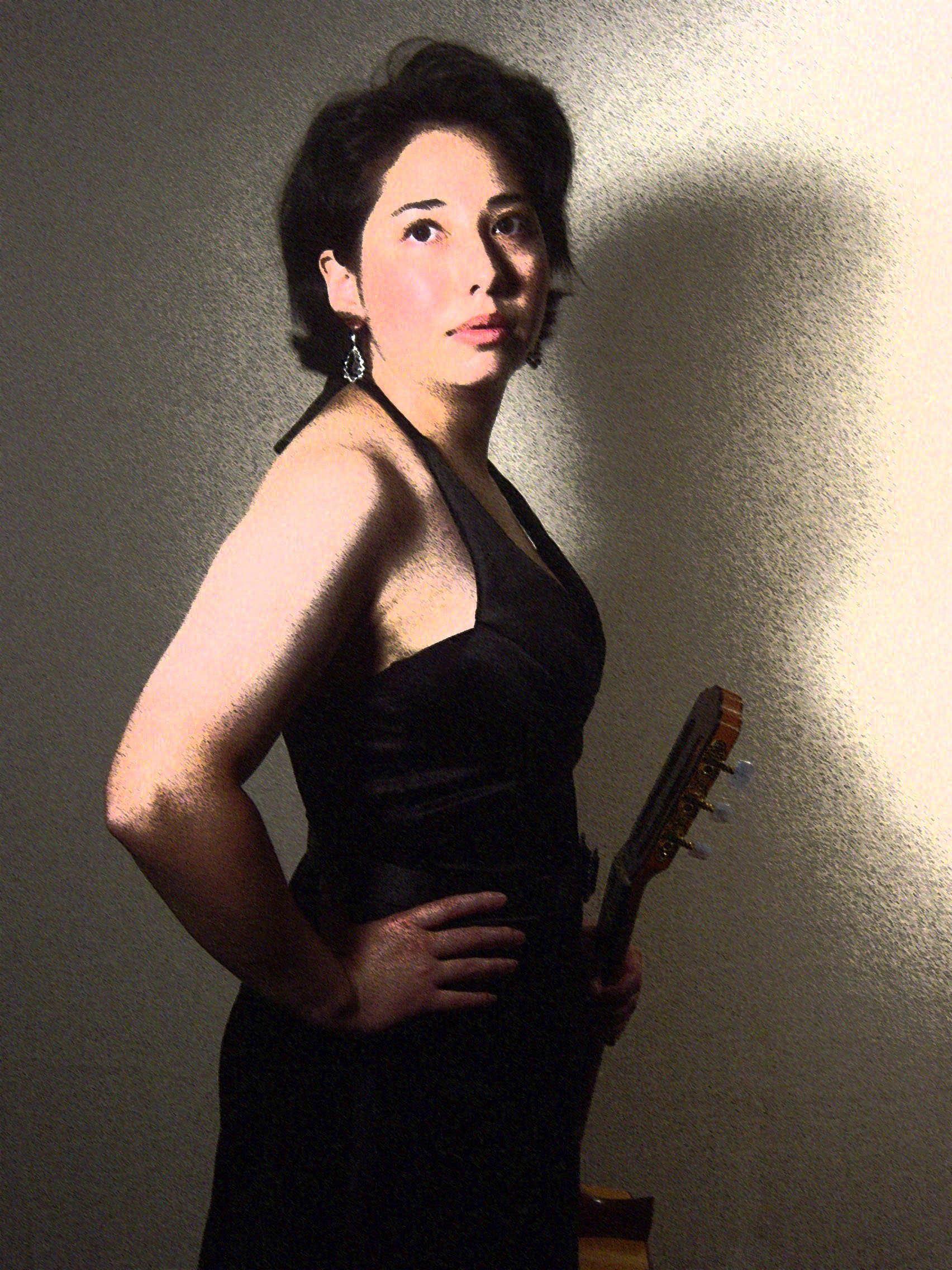 kristen_waligora_classical_guitarist_female_portland_graduate_recordings_duo_tenebroso_standing.jpg