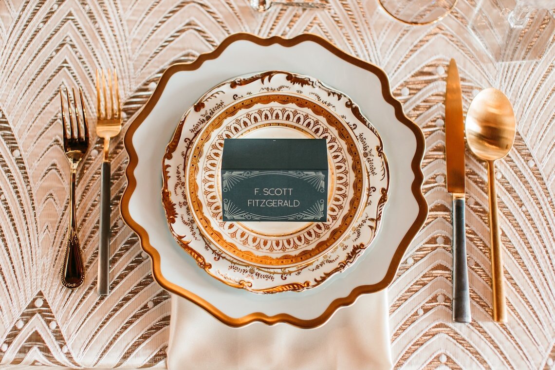 The-Great-Gatsby-Art-Deco-Wedding-Inspiration-With-Tropical-Florals-Holly-Castillo-Photography-2-1140x760.jpg