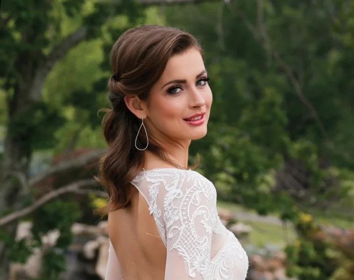 Falirk36-Anna-817-OC-CWG670-1450-Frver-Brooch-KVO-700x1024.jpg