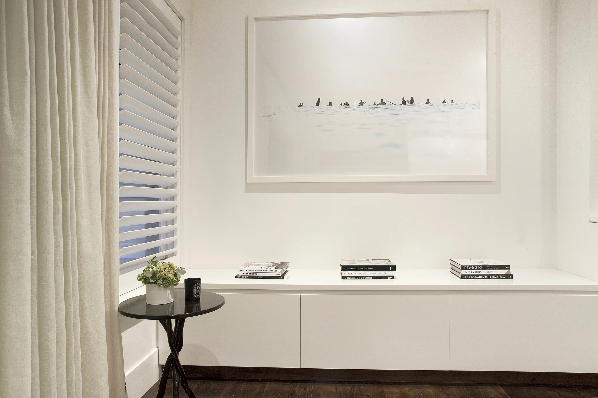 Lori sourced this artwork from popular gallery Aquabumps