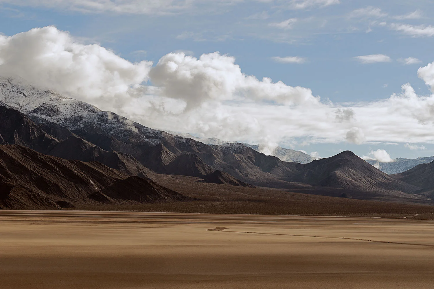 racetrack-mountains-pano-1_4-2x3-crop.jpg