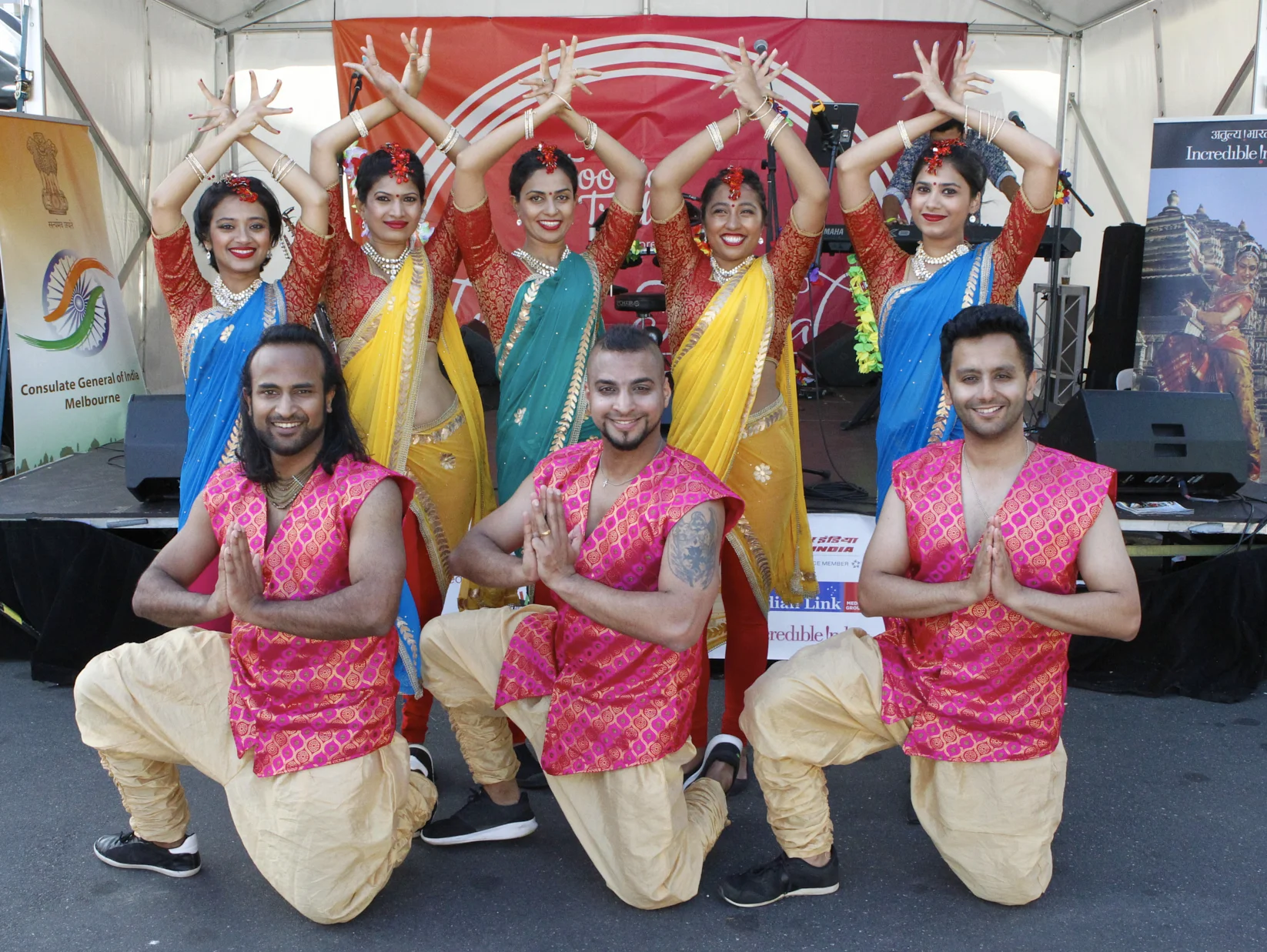 IFM 2018 Professional  The Naach Box Group Pose(252).jpg