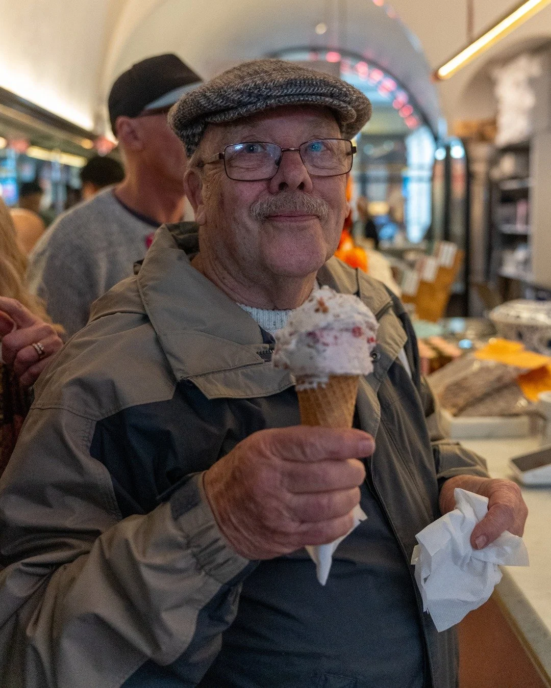 Happy Father&rsquo;s Day to all the dads, papas, pap&agrave;s, pas, babas, appas, matuas, b&agrave;s, uncles, grandads, pops, step-dads, big brothers, mentors and father-figures. 

Here&rsquo;s to the ones who share the last bite, pass down family re