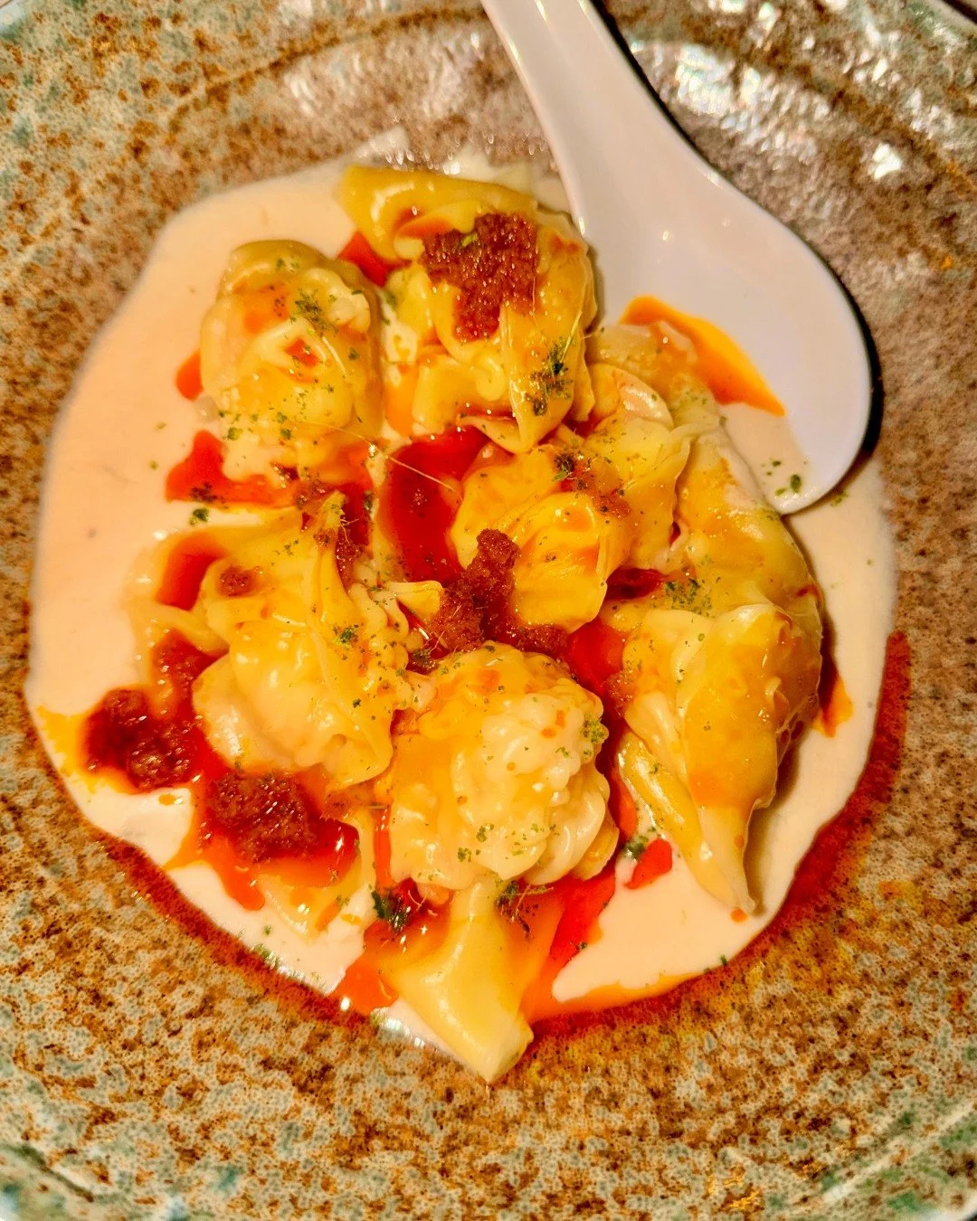 Tom Yum prawn dumplings that bring the heat ...spicy coconut, bright lime leaves, and a punch of South-East Asian fire in every bite. 🥟🔥

Where tradition meets theatre&hellip; and flavour steals the show.