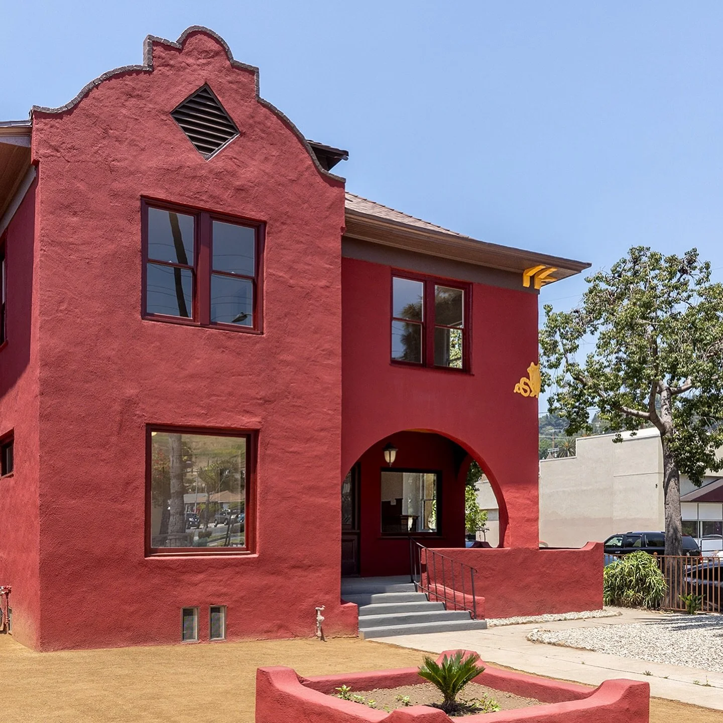 fig &ldquo;home&rdquo; office, commercial lease
.
5 offices 2 bathrooms |  conference-kitchen-parking - $6,800/month
.
.
.
.
Fully renovated and restored single-family office conversion on North Figueroa! The Murdock Residence (LA HCM 778) is ready f