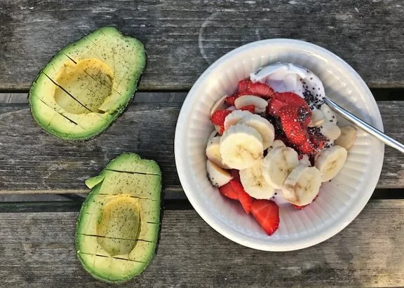 Kokosyoghurt met vers fruit