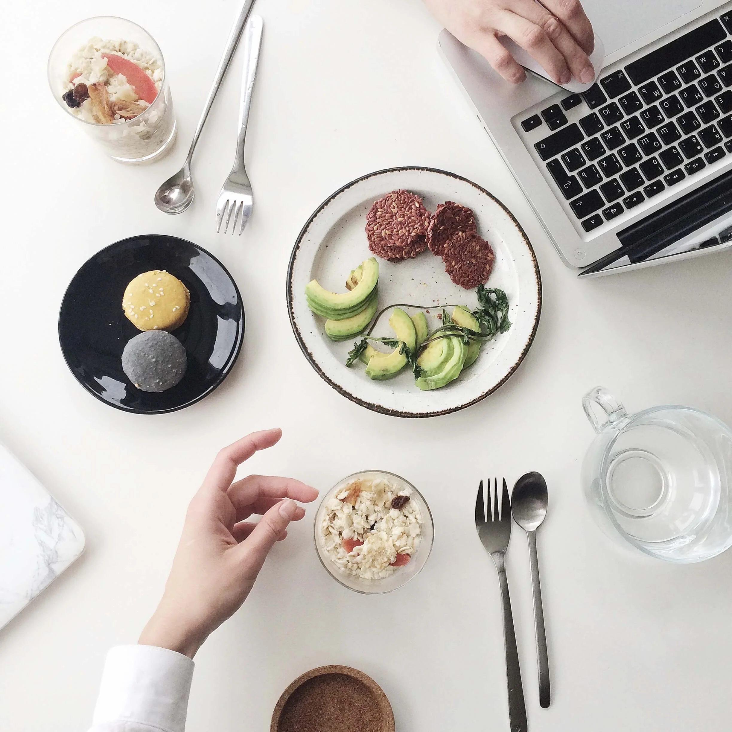 breakfast-cup-cutlery-1030943-2.jpg