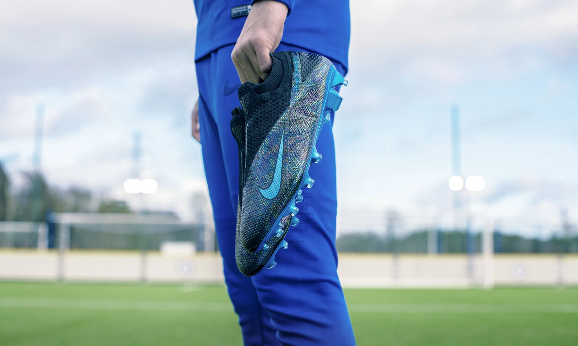 NIKE_CFC_OILSPILL_RETOUCHED_JPG_002_V5_cropforDOTCOM.jpg