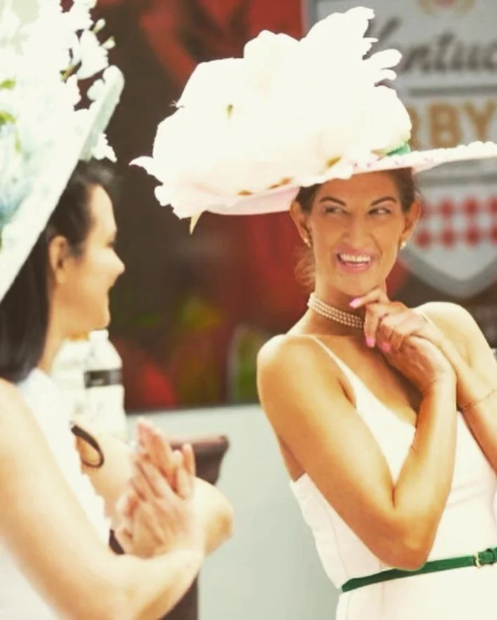 Derby day ready! Look at that gorgeous tan! 🤩