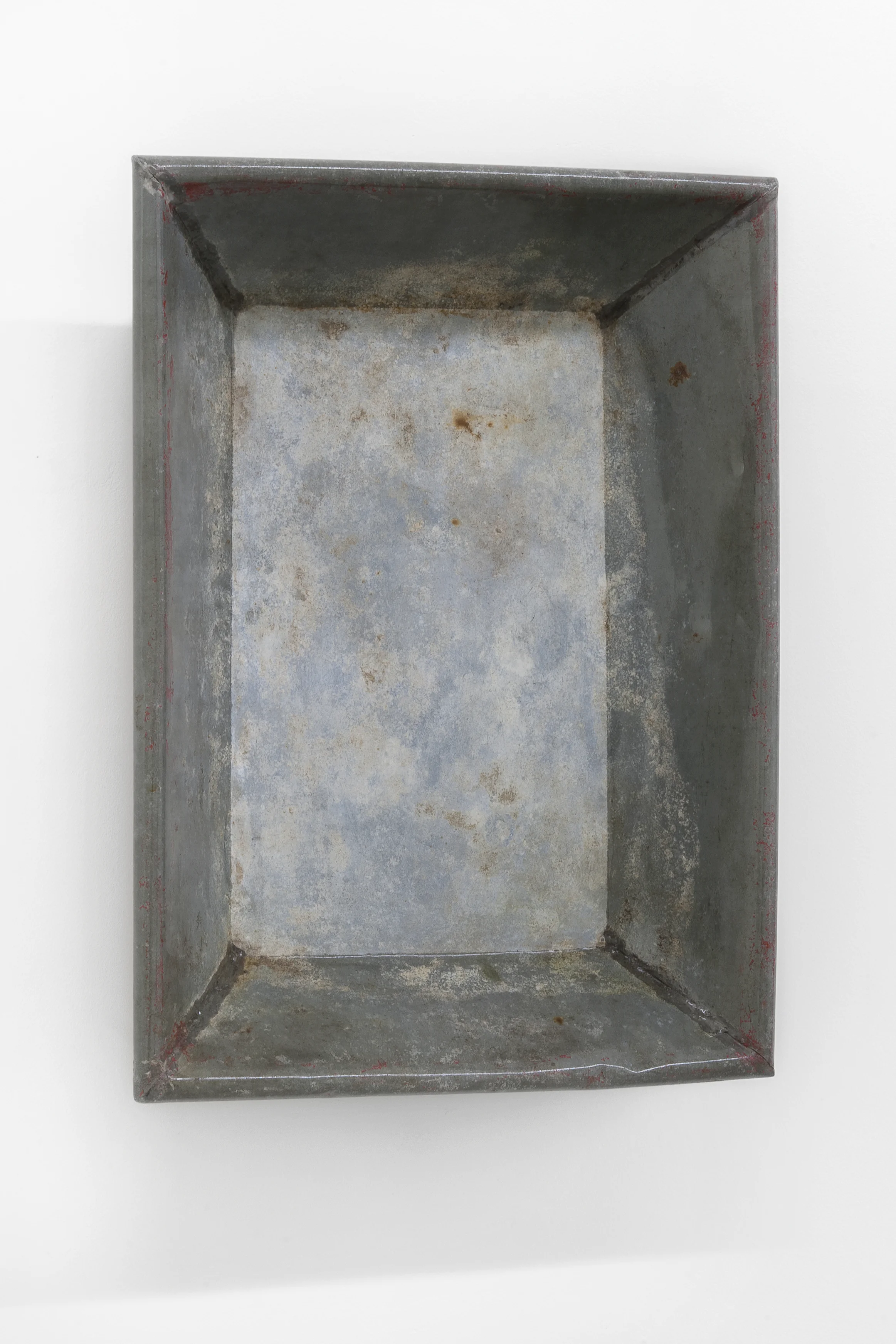 Stanislas Lahaut, Etcetera , 2018, zinc and varnish, 56,5 x 41,5 x 9,5 cm