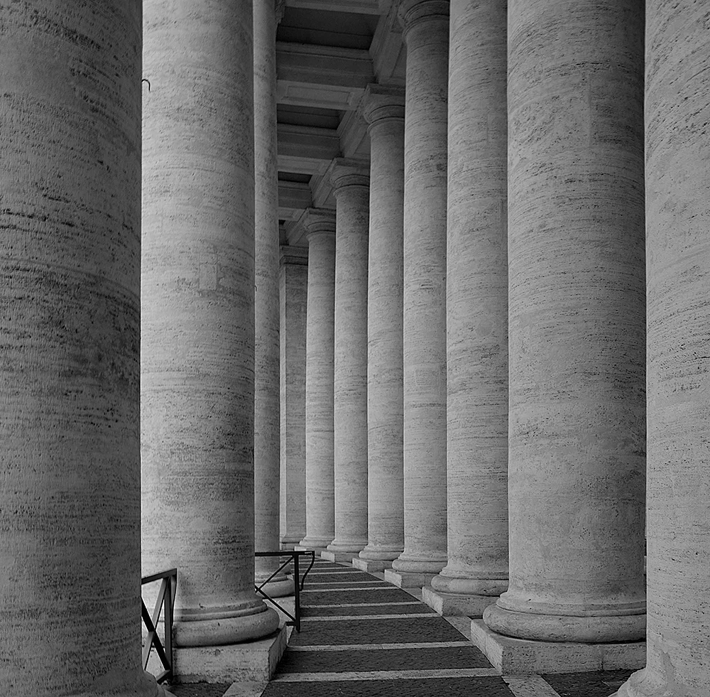 St Peters Square Collonade.jpg