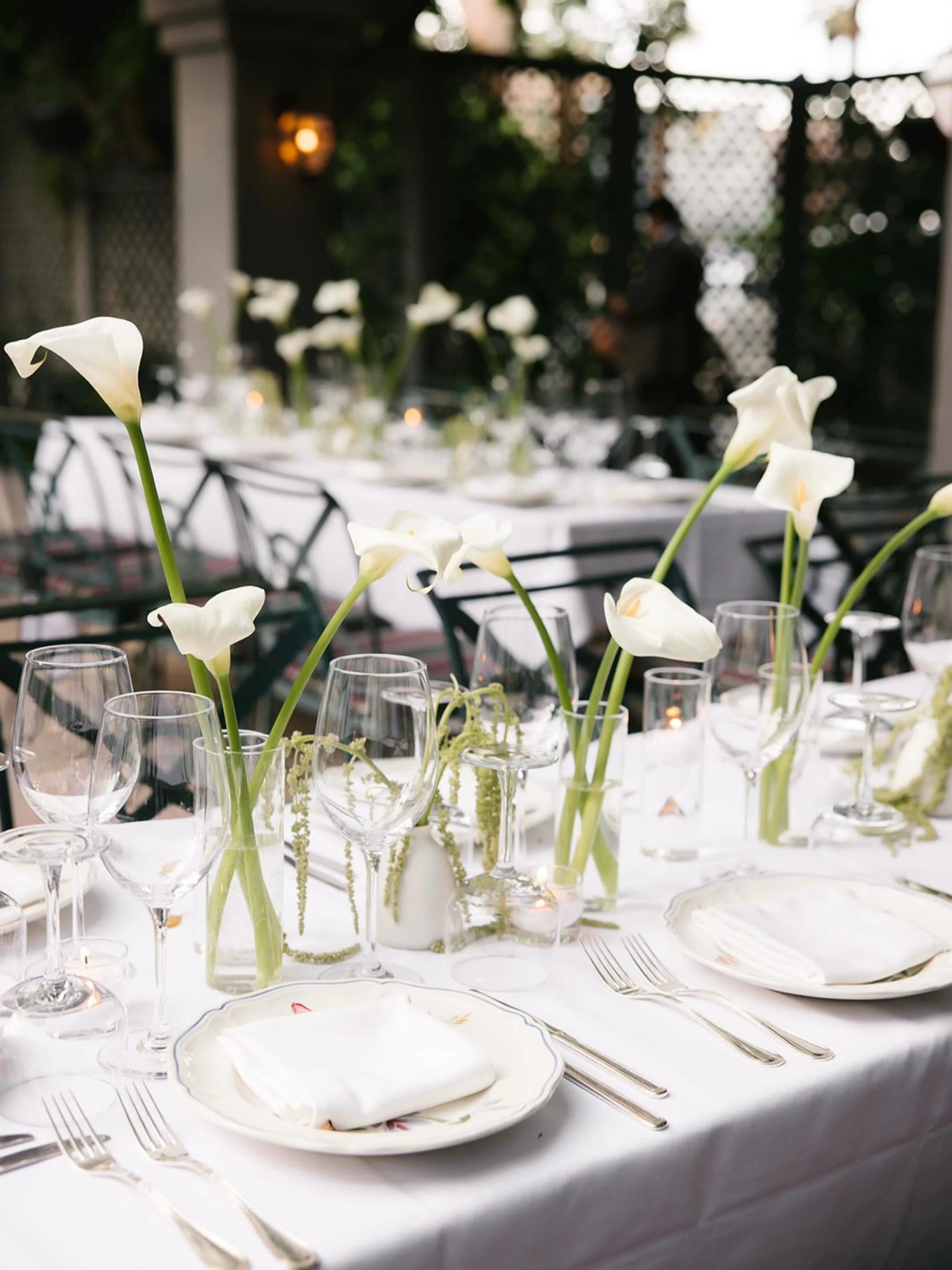 Day to night in Palm Springs, designed by the incredibly talented @sesarorozco

One of my favorite details from their tablescape was the place cards. Peyton, a beloved veterinarian in the Palm Springs area, used Polaroids of each of her furry patient