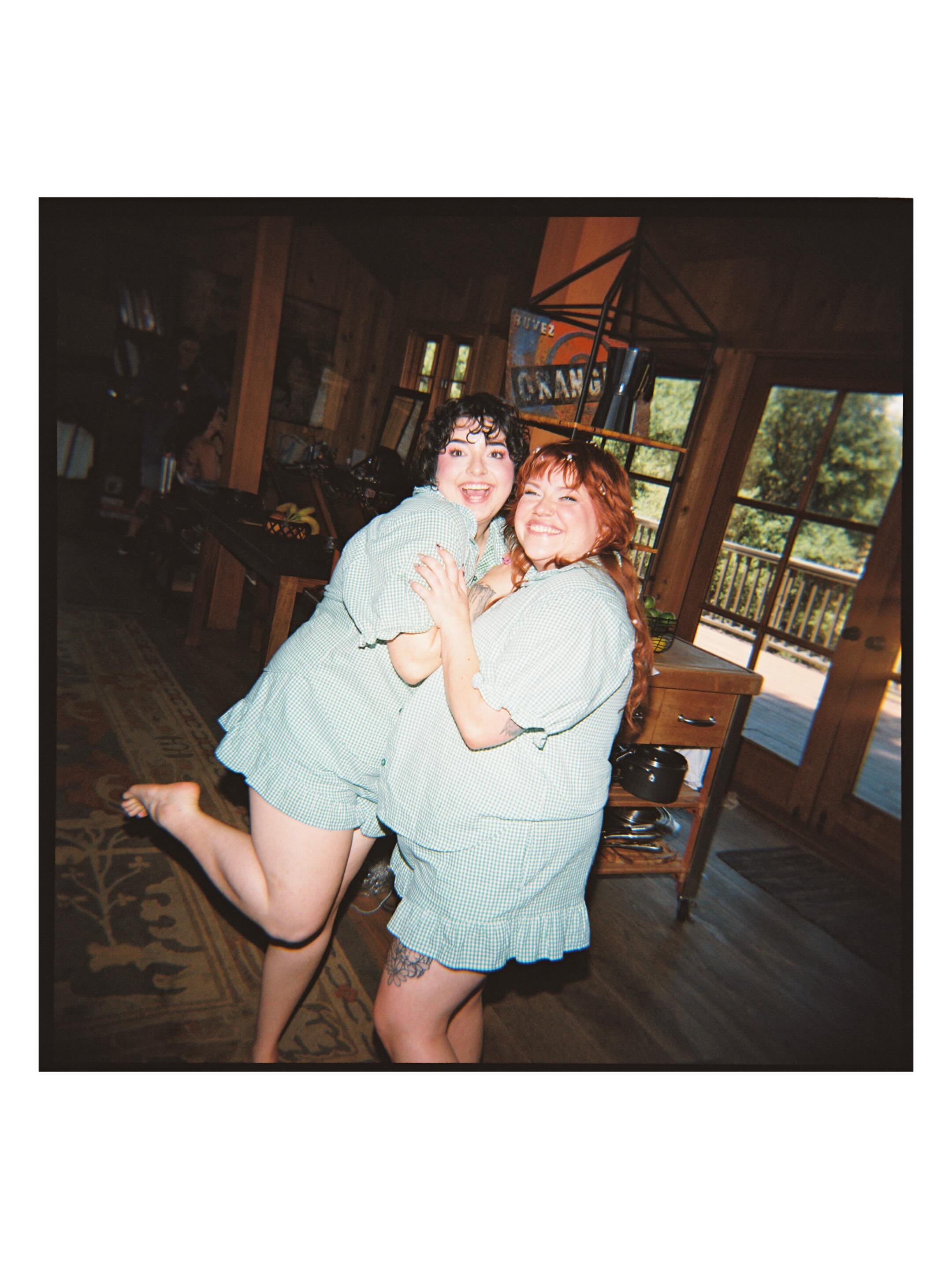 sophie and delanie are the embodiment of joy. and on a hot sunny day in the little mountain town of julian, they gave their loved ones a window into the world they have created together: the parker mcginns

venue: @sacredmountainranch
planner: @withl