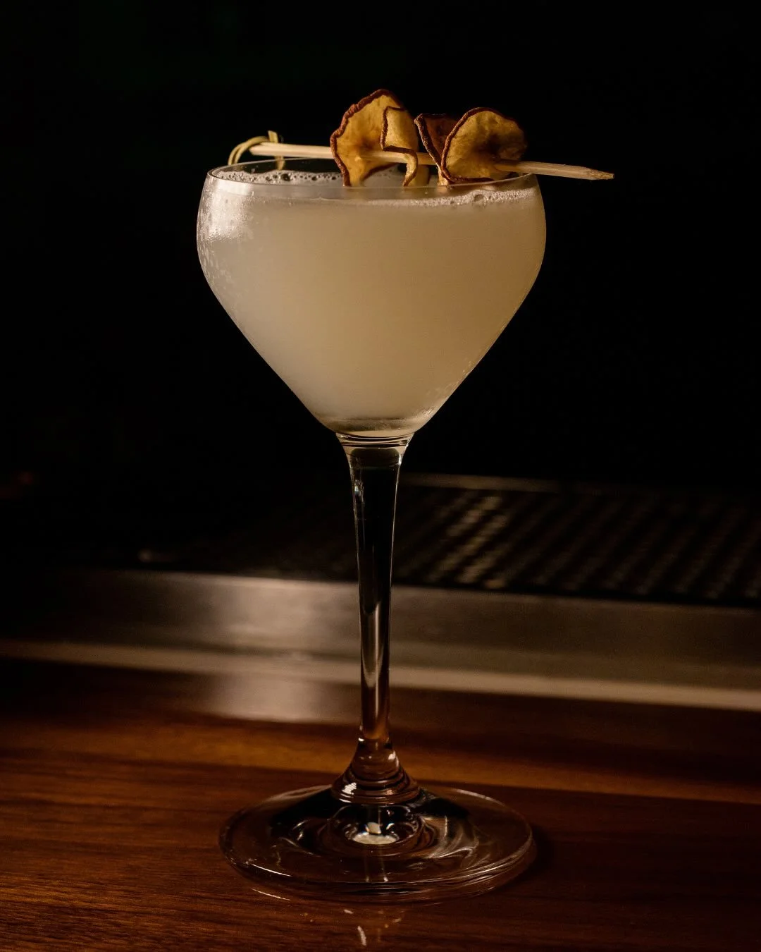 5 o&rsquo;clock in oaxaca 🍐🍋&zwj;🟩

currently on the menu at charlotte.

mezcal / st~germaine / pear syrup / lime / pear bitters

#thingstodoinottawa #CharlotteOttawa #iknowcharlotte #ottawanightlife #ottawadrinks #Ottawalife #ottawaevents