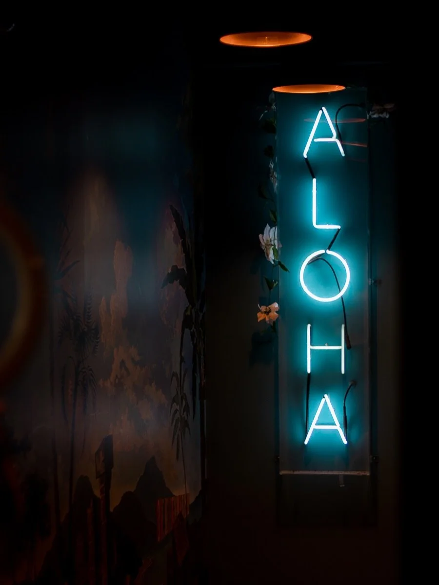 Welcome to the Charlotte House Tour ✨✨

Bar experience with living room comfort on Elgin St <3 

#thingstodoinottawa #CharlotteOttawa #iknowcharlotte #ottawanightlife #ottawadrinks Ottawalife ottawaevents