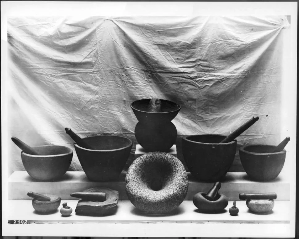 02 1904 Collection_of_prehistoric_Indian_stone_mortars_and_pestles.jpg