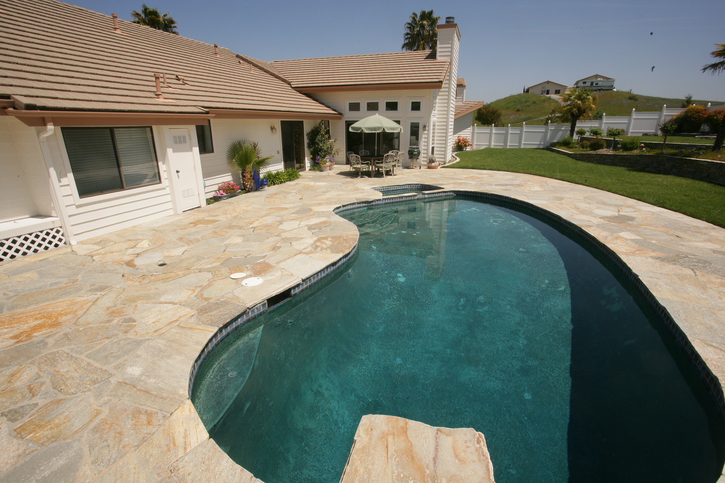 Pools - Sunset Gold Flagstone