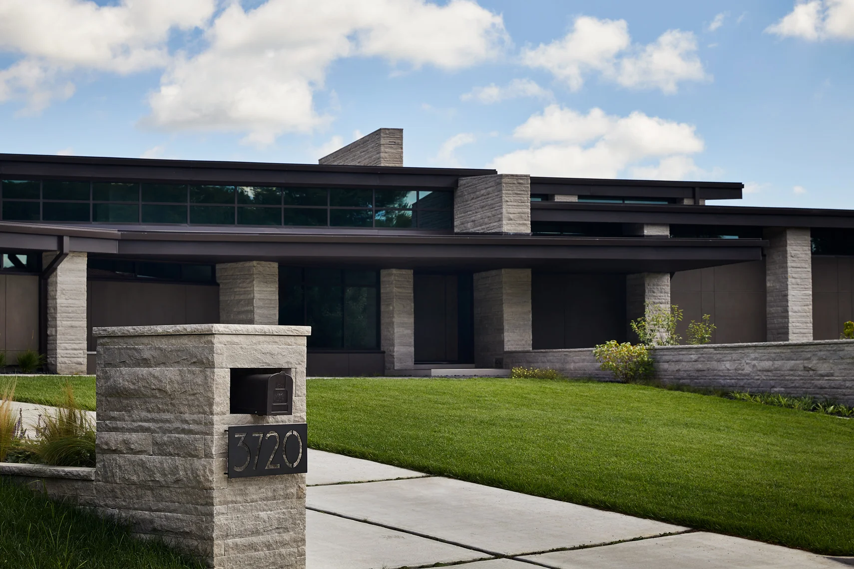 Veneer - Phenix Limestone, Dimensional