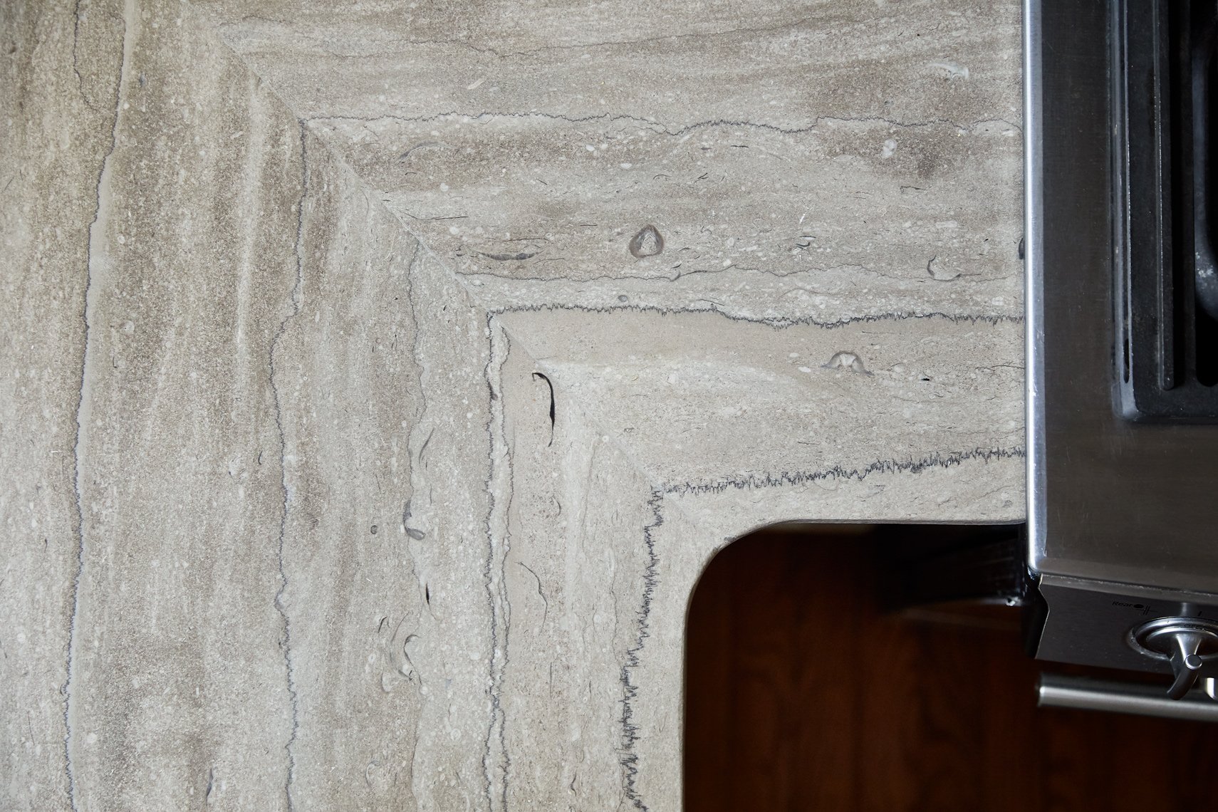 Pierreux Limestone – Vein Cut