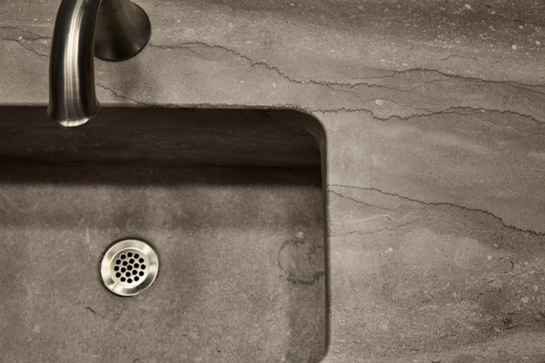 Pierreux Limestone – Vein Cut