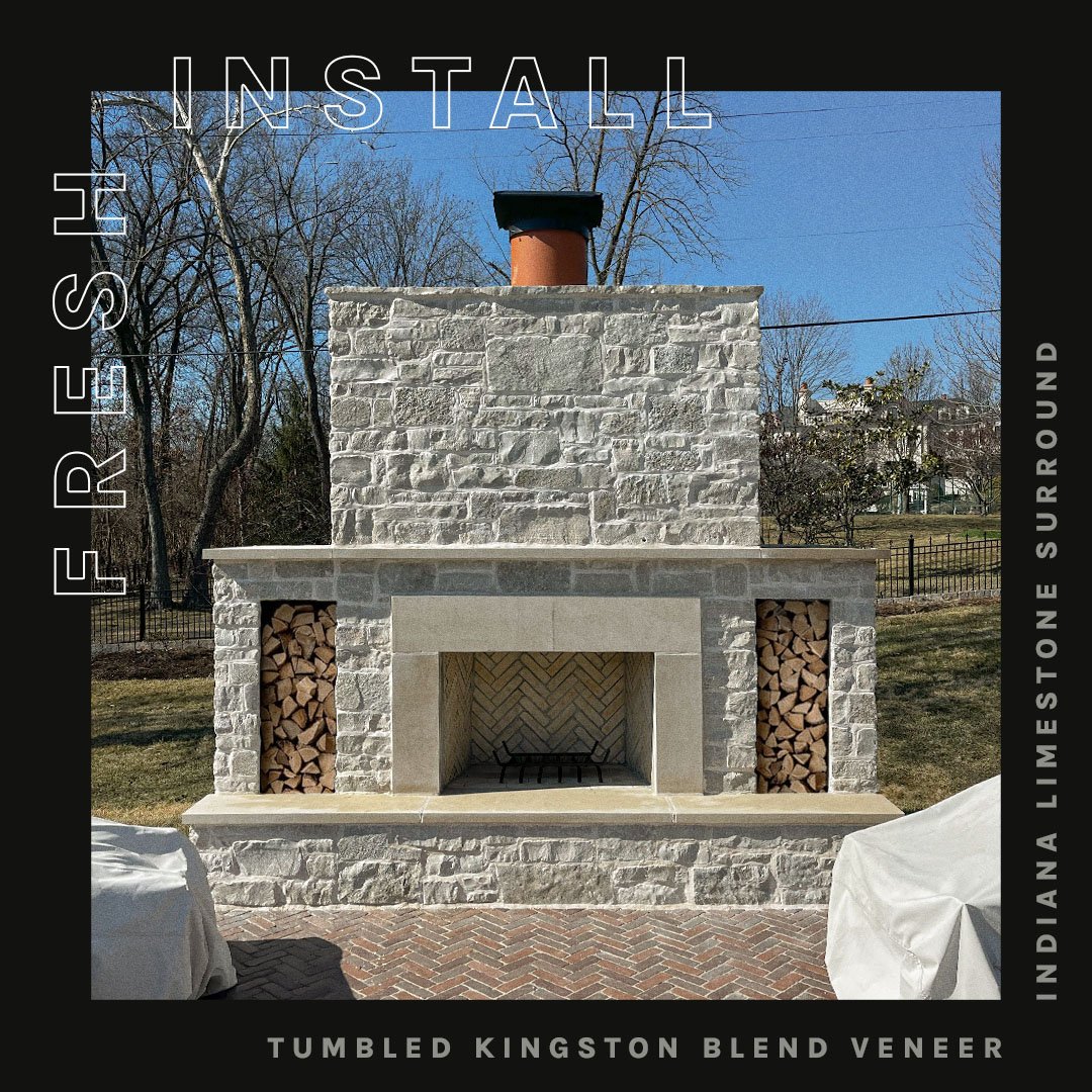 A freestanding fireplace is a great way to establish a focal point within your outdoor living space and provide privacy. The team over at @inspiredesign_build brought this stunning fire feature to life with our Tumbled Kingston veneer and an Indiana 