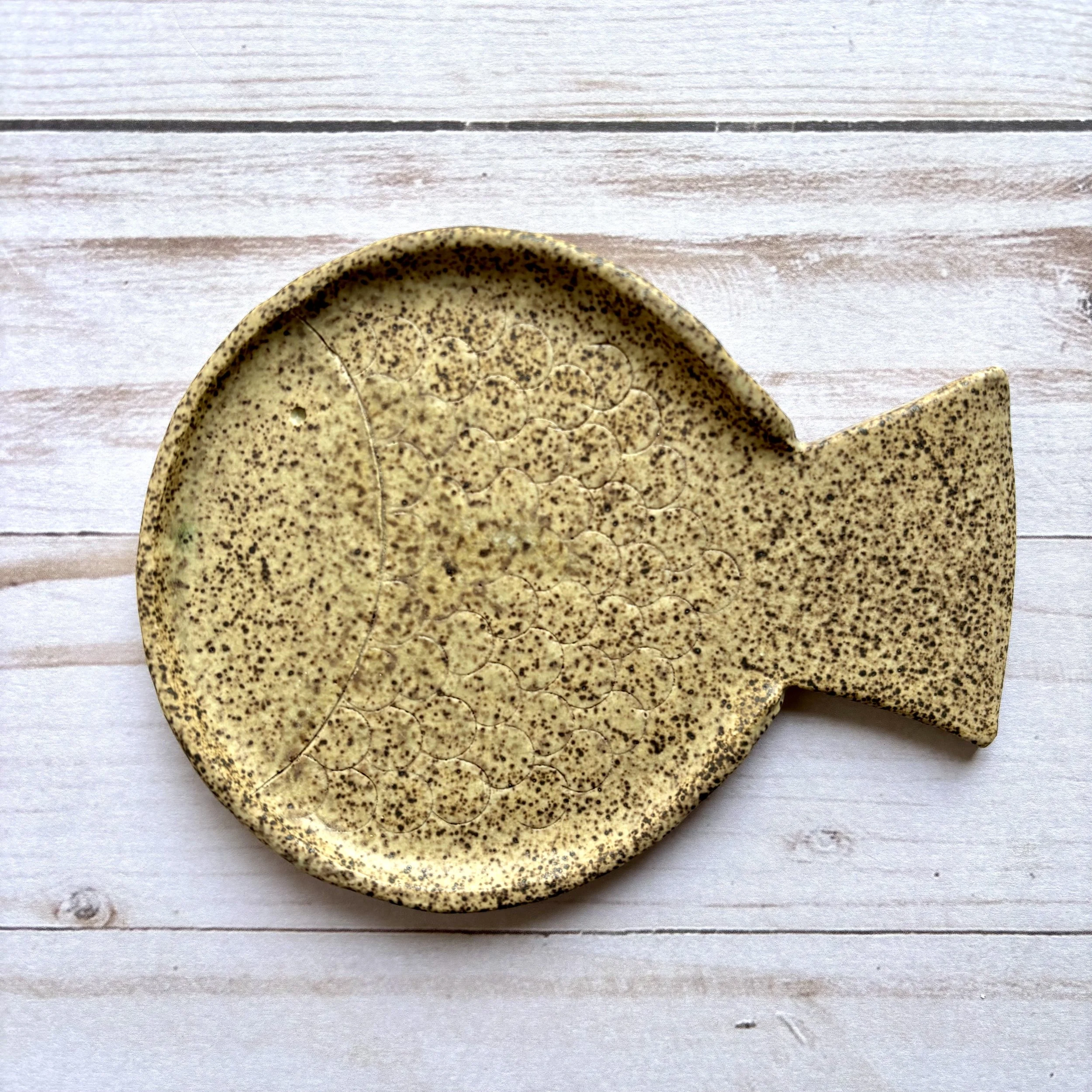 round fish spoon rest - chicory