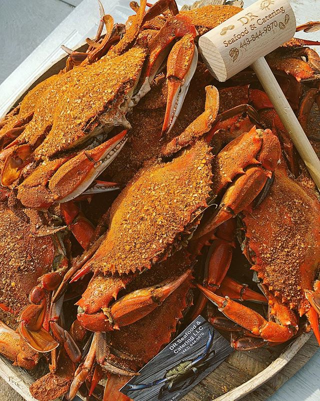 Call in today and place your orders for the 4th of July!!! 🦀