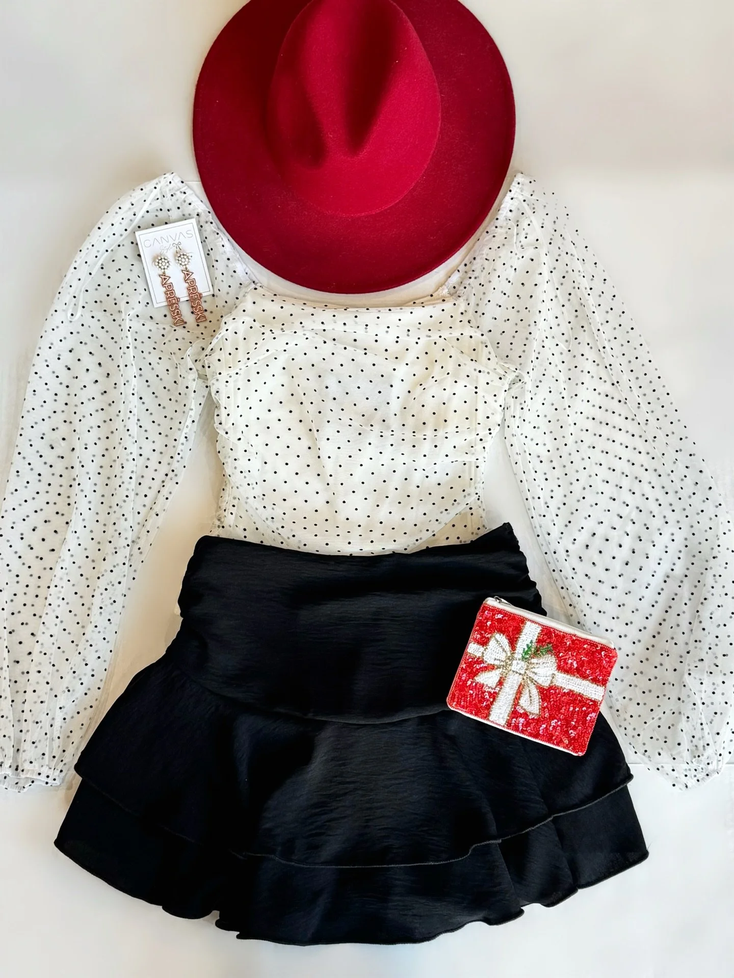 Holiday arrivals hit the floor and they&rsquo;re cuter than ever 🎁🎄 Come shop 11&ndash;6pm today + snag those early black friday deals before they&rsquo;re gone! ❤️