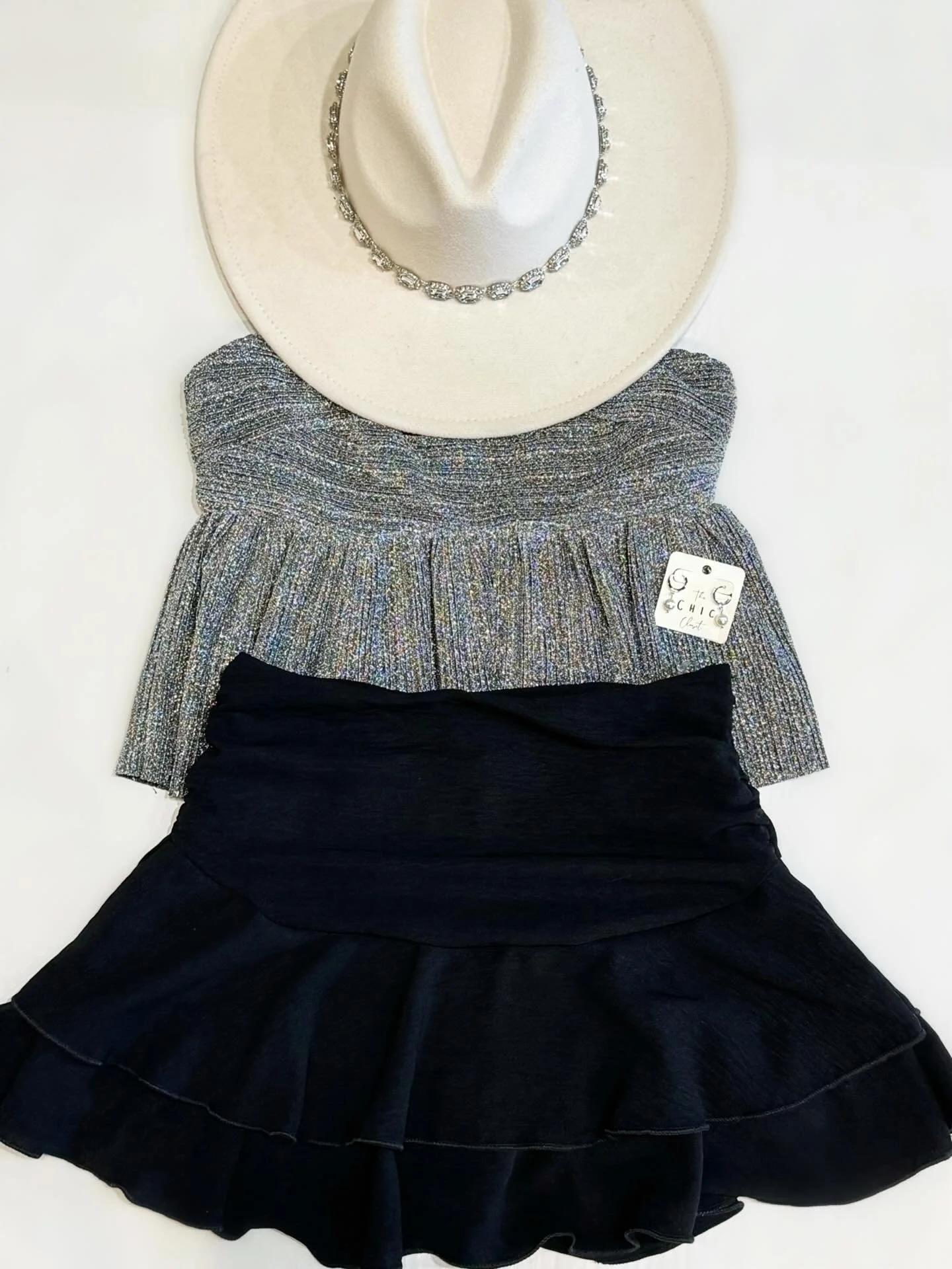 New Year&rsquo;s Eve fits? We&rsquo;ve got you! 🥂 Come shop Threshing Bee for all the cutest outfits + deals you can&rsquo;t miss! 🪩💃