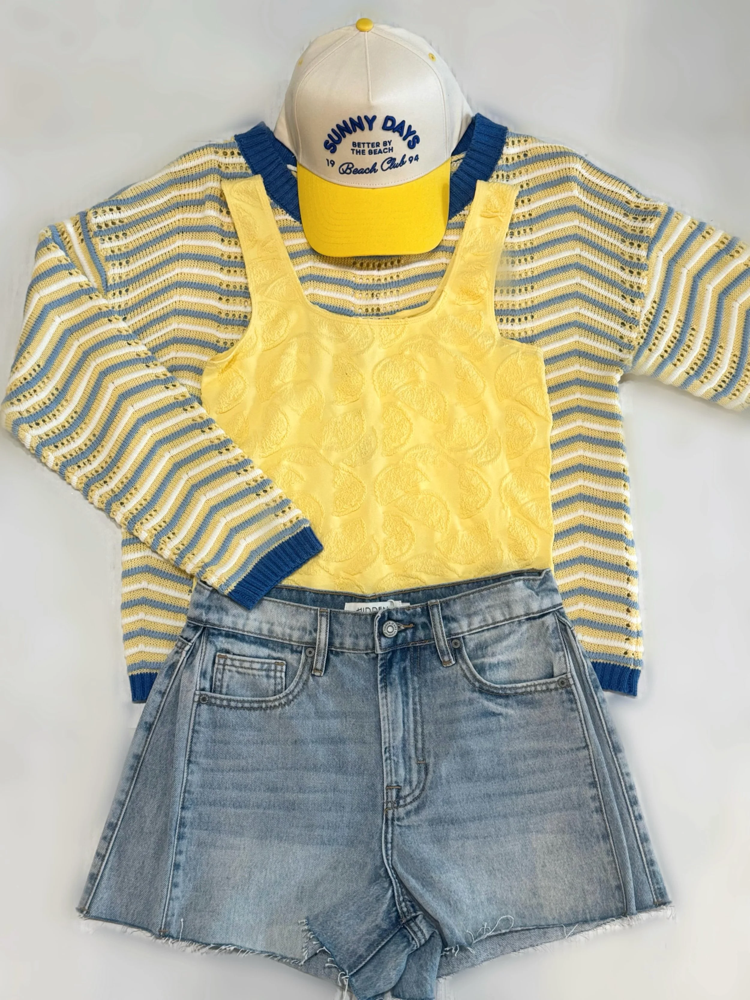 The cutest new arrivals to start the weekend off right 🛍️✨💐 Stop by 11&ndash;7pm today and see what&rsquo;s new!

#boutiqueshopping #boutiquestyles #boutiqueclothes #overlandpark #overlandparkks