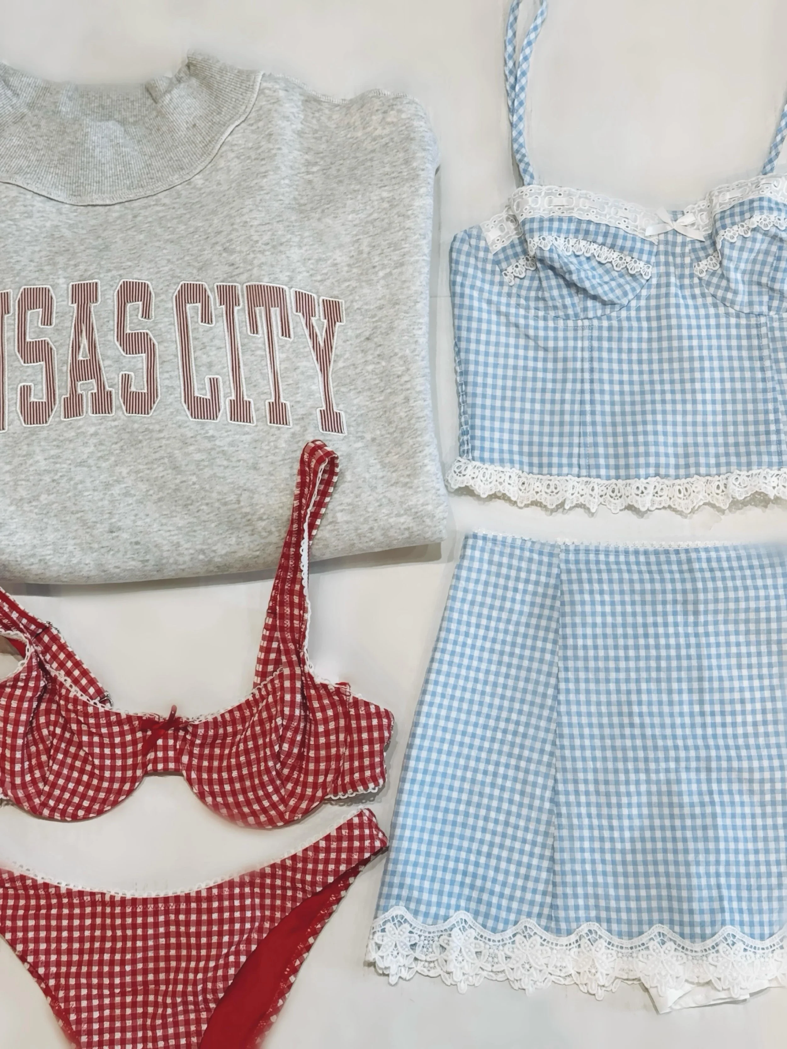 New vendor alert&hellip; 🛍️✨💛

Welcome @urbanjoyboutique to Threshing Bee! We&rsquo;re so excited to have her adorable boutique in-store 💛 From cute swimwear to fun summer styles, these pieces are perfect for all your sunny day plans ☀️👙