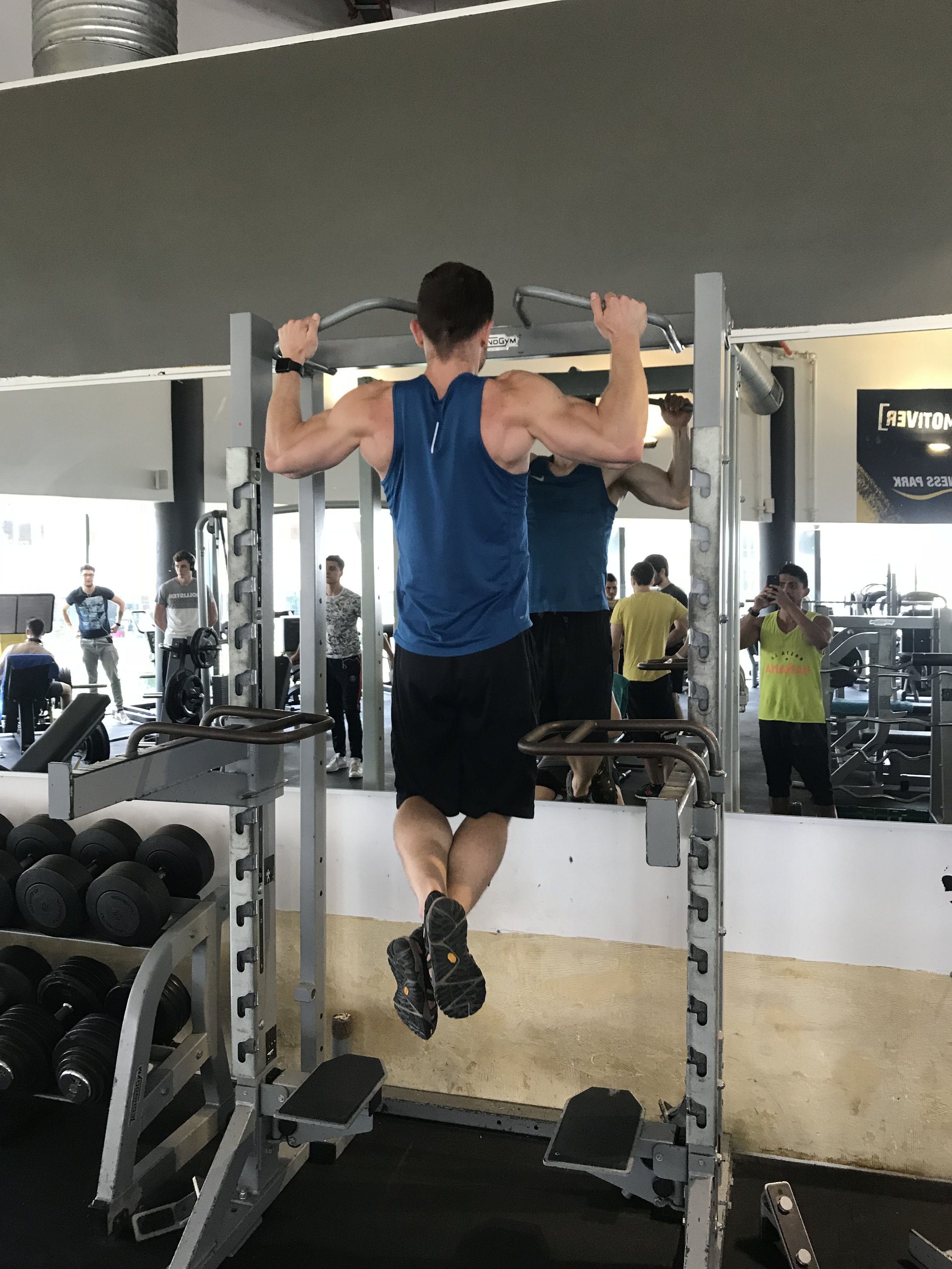 WIDE GRIP PULL-UP