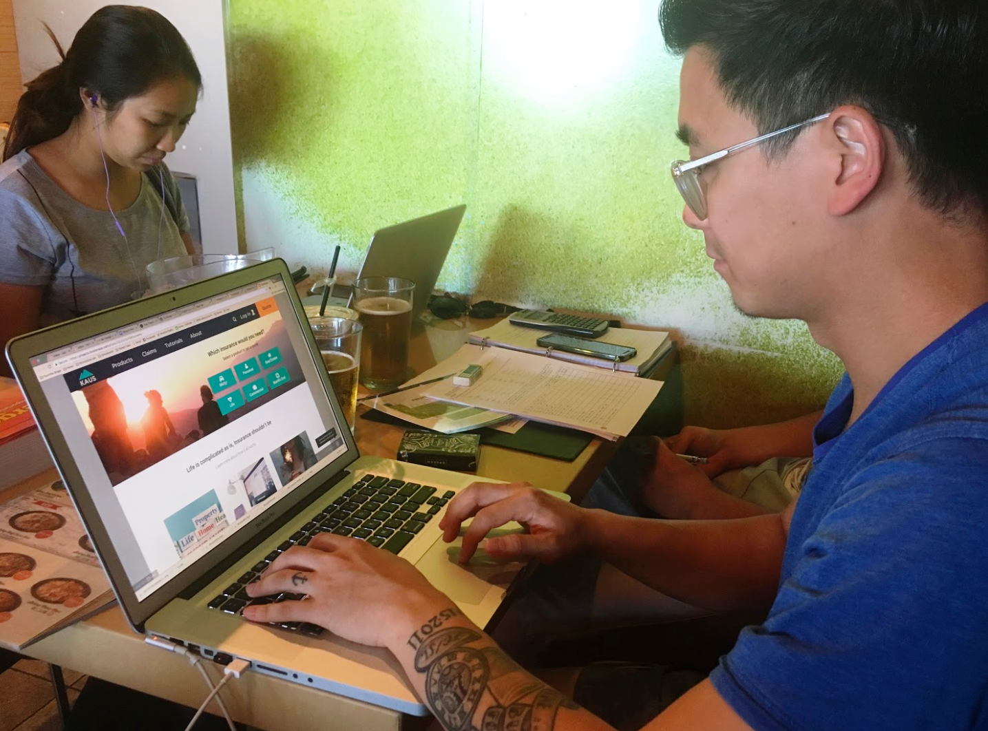 User participating in the usability testing of the initial prototype