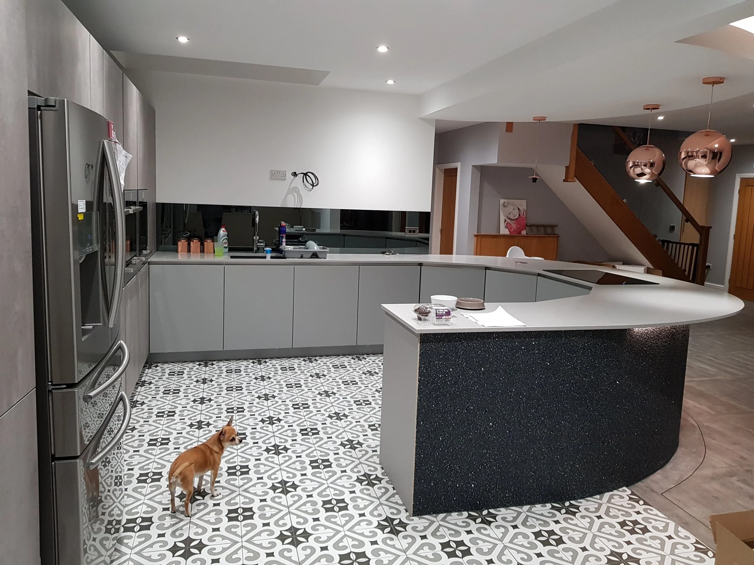 Emma &amp; Lee have moved in now, and Roxy is impressed as well!