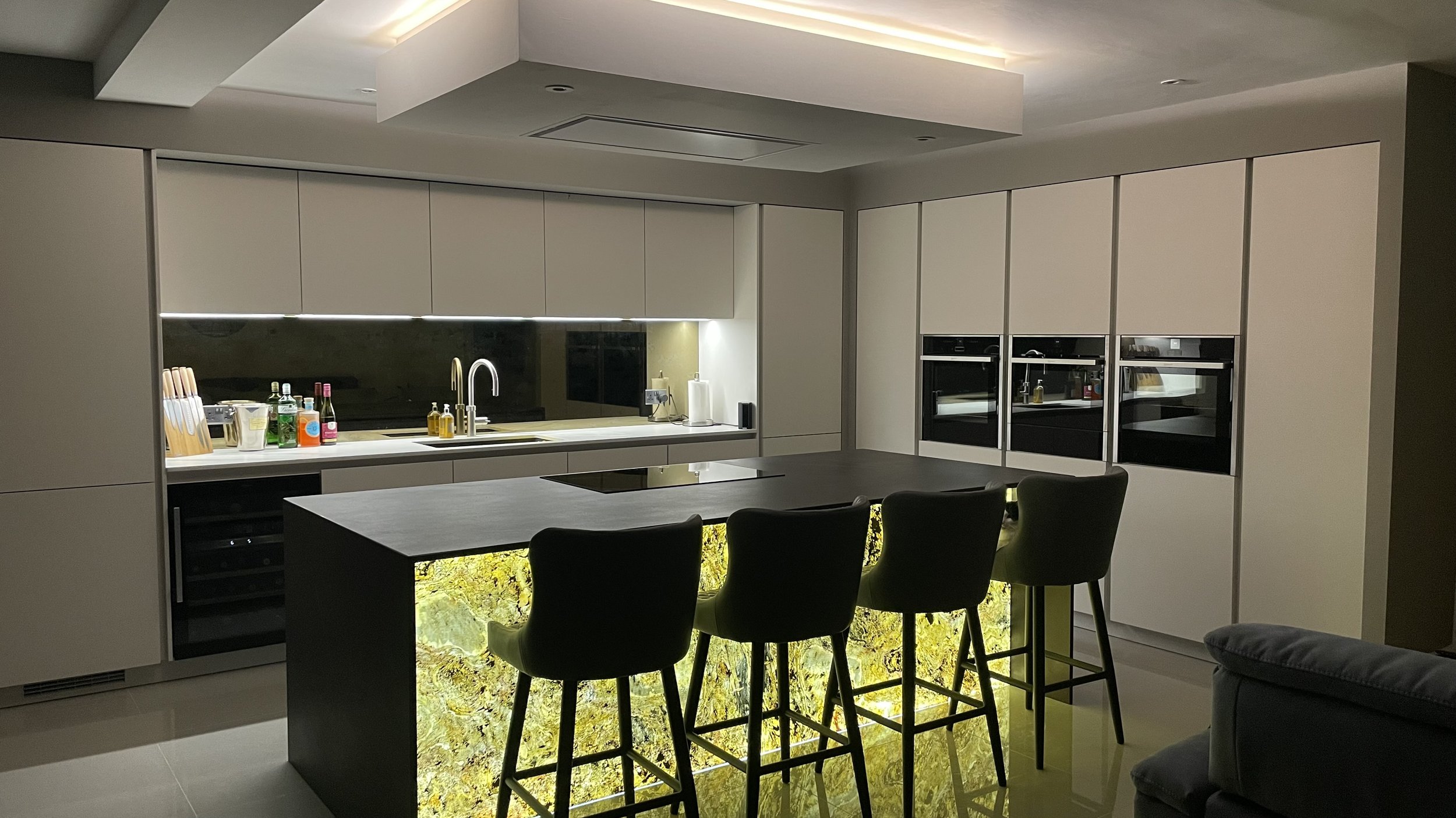 Mrs Wilkinson &amp; Mr Hanson - Prestbury,Macclesfield